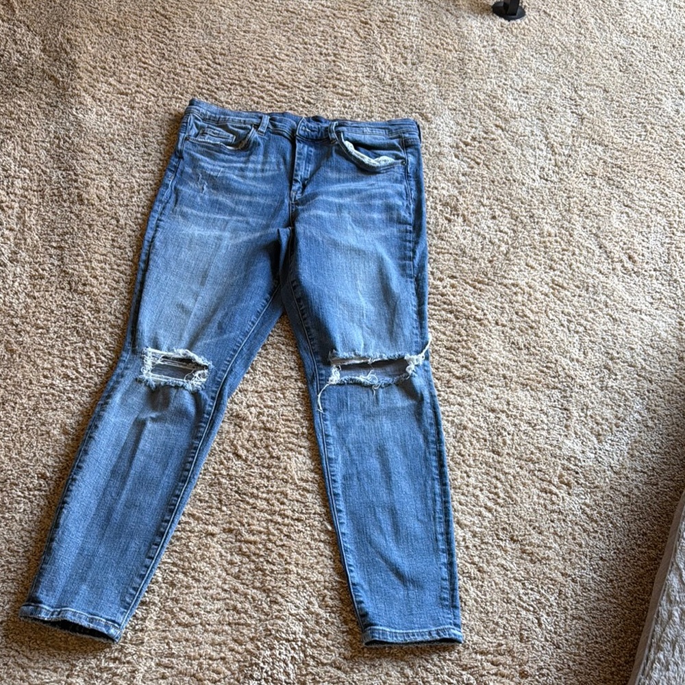 Stylish Blue Distressed Women's Jeans